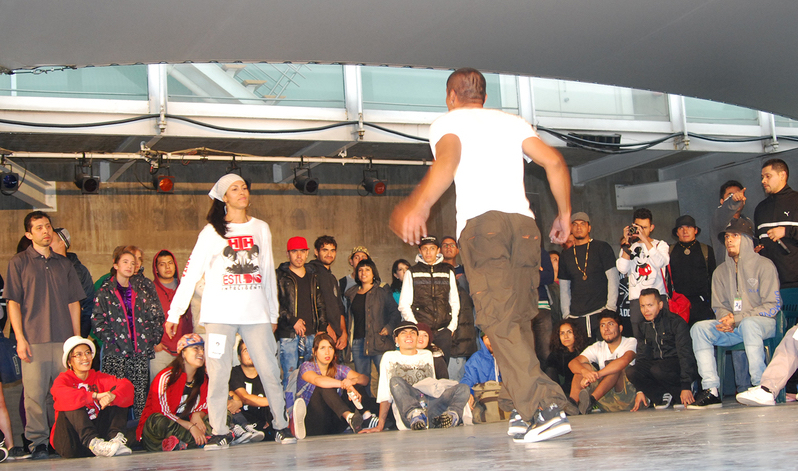 Fotografía de la Batalla House que se llevó a cabo el 30 de mayo de 2015 como parte del encuentro internacional Danza Urbana Generación Hip Hop realizado en el Centro Nacional de las Artes.