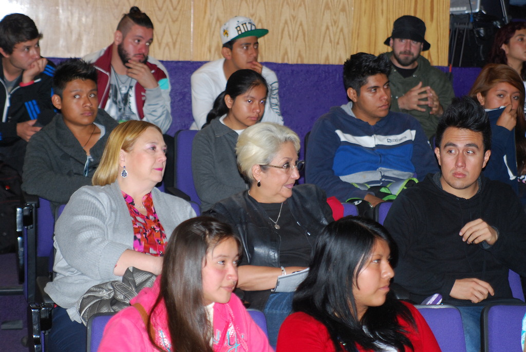 Fotografía de la mesa redonda “El Breaking en México: retos y perspectivas” que se llevó a cabo el 30 de mayo de 2015 como parte del encuentro internacional Danza Urbana Generación Hip Hop realizado en el Centro Nacional de las Artes.