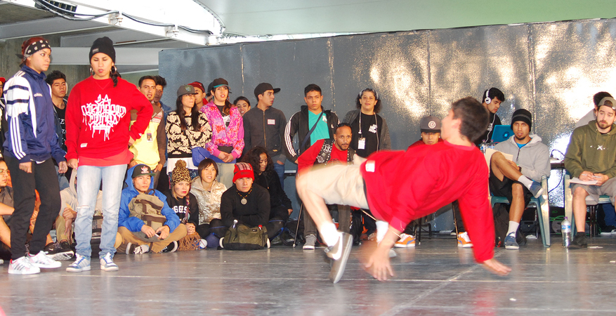 Fotografía de la Batalla Crew vs. Crew que se llevó a cabo el 30 de mayo de 2015 como parte del encuentro internacional Danza Urbana Generación Hip Hop realizado en el Centro Nacional de las Artes.