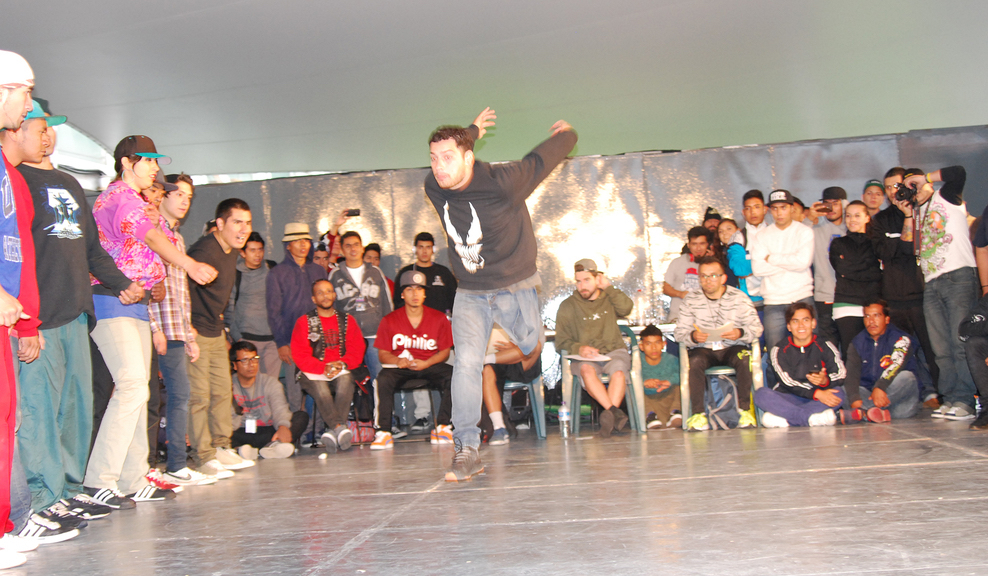 Fotografía de la Batalla Crew vs. Crew que se llevó a cabo el 30 de mayo de 2015 como parte del encuentro internacional Danza Urbana Generación Hip Hop realizado en el Centro Nacional de las Artes.