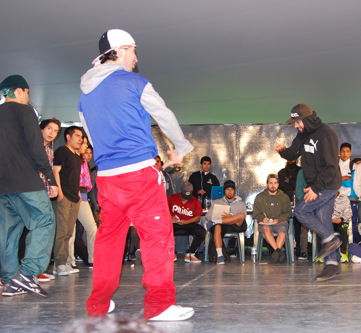 Fotografía de la Batalla Crew vs. Crew que se llevó a cabo el 30 de mayo de 2015 como parte del encuentro internacional Danza Urbana Generación Hip Hop realizado en el Centro Nacional de las Artes.