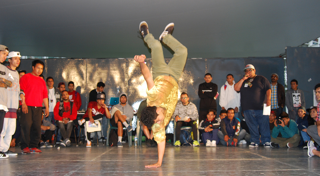 Fotografía de la Batalla Crew vs. Crew que se llevó a cabo el 30 de mayo de 2015 como parte del encuentro internacional Danza Urbana Generación Hip Hop realizado en el Centro Nacional de las Artes.