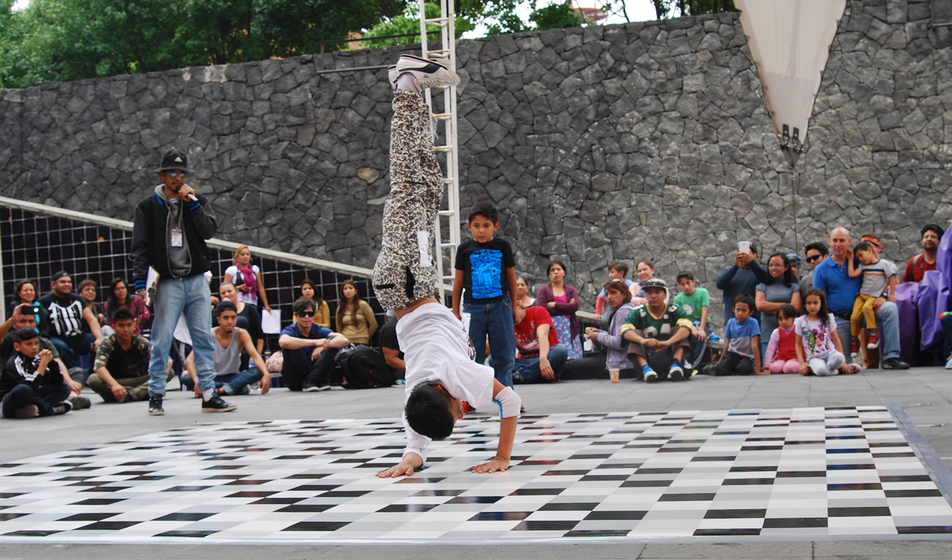 Fotografía de la Batalla Kids que se llevó a cabo el 30 de mayo de 2015 como parte del encuentro internacional Danza Urbana Generación Hip Hop realizado en el Centro Nacional de las Artes.