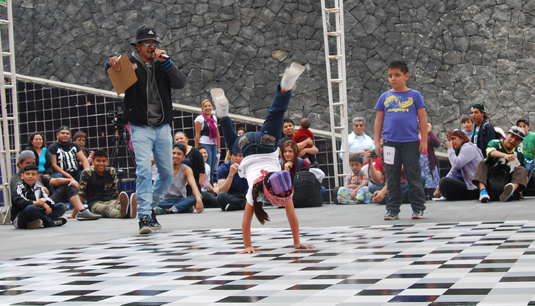 Fotografía de la Batalla Kids que se llevó a cabo el 30 de mayo de 2015 como parte del encuentro internacional Danza Urbana Generación Hip Hop realizado en el Centro Nacional de las Artes.