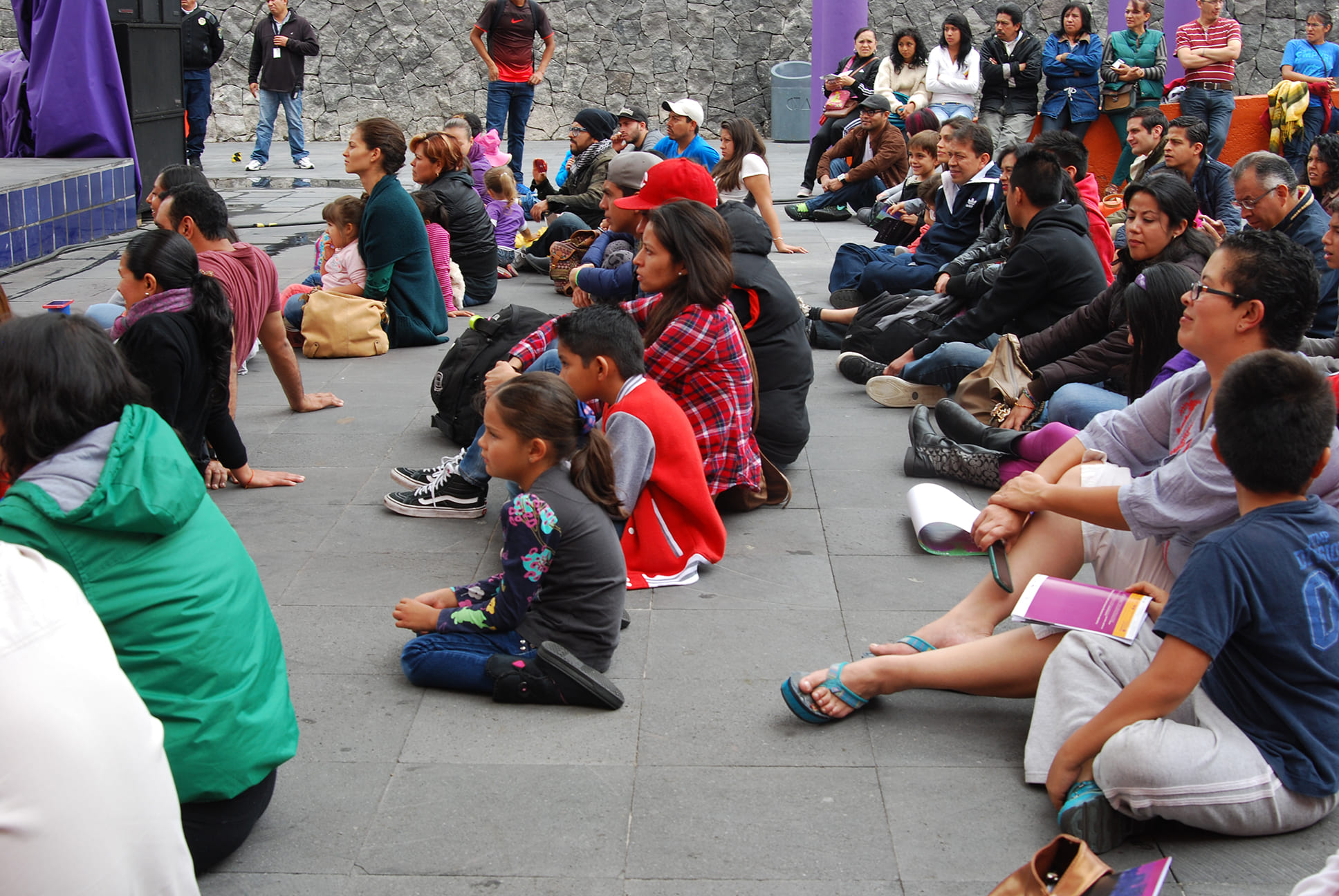 Fotografía de la clase magistral "Kids. Hip Hop" que se llevó a cabo el 31 de mayo de 2015 como parte del encuentro internacional Danza Urbana Generación Hip Hop realizado en el Centro Nacional de las Artes.