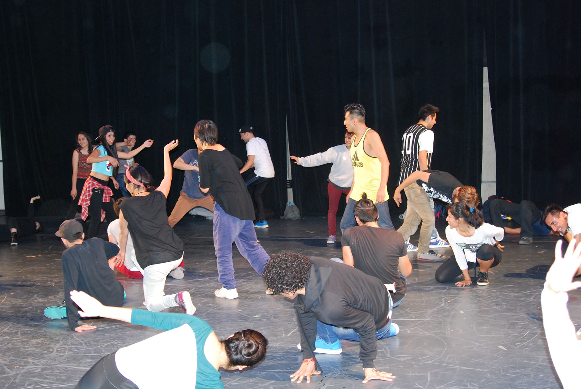 Fotografía de la clase magistral "Free Style" que se llevó a cabo el 31 de mayo de 2015 como parte del encuentro internacional Danza Urbana Generación Hip Hop realizado en el Centro Nacional de las Artes.