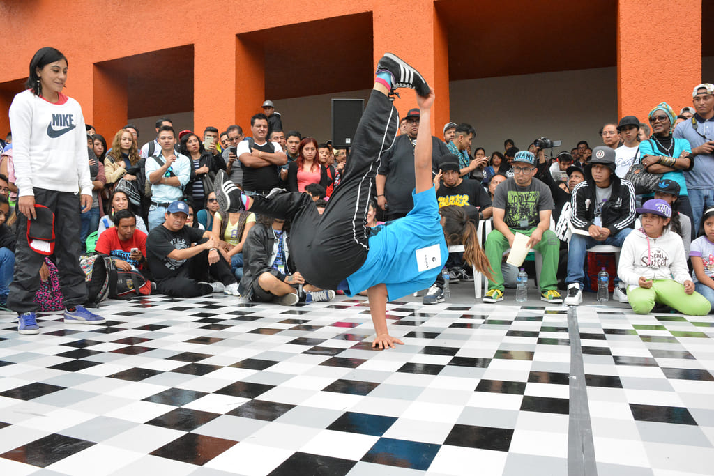 Fotografía de la "Batalla B-girls" que se llevó a cabo el 31 de mayo de 2015 como parte del encuentro internacional Danza Urbana Generación Hip Hop realizado en el Centro Nacional de las Artes.