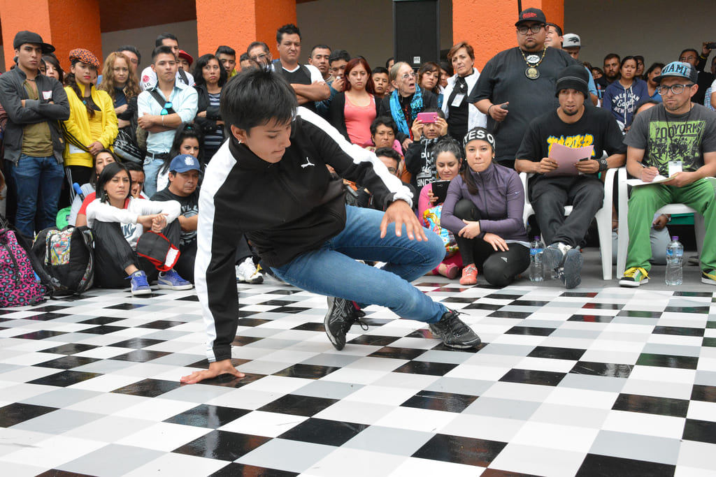 Fotografía de la "Batalla B-girls" que se llevó a cabo el 31 de mayo de 2015 como parte del encuentro internacional Danza Urbana Generación Hip Hop realizado en el Centro Nacional de las Artes.