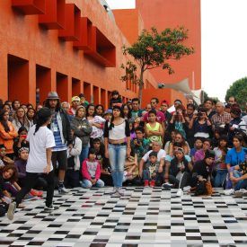 Fotografía de la "Batalla B-girls" que se llevó a cabo el 31 de mayo de 2015 como parte del encuentro internacional Danza Urbana Generación Hip Hop realizado en el Centro Nacional de las Artes.