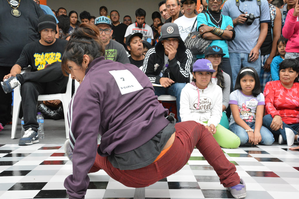 Fotografía de la "Batalla B-girls" que se llevó a cabo el 31 de mayo de 2015 como parte del encuentro internacional Danza Urbana Generación Hip Hop realizado en el Centro Nacional de las Artes.
