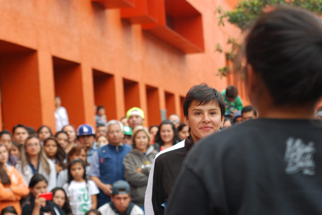 Fotografía de la "Batalla B-girls" que se llevó a cabo el 31 de mayo de 2015 como parte del encuentro internacional Danza Urbana Generación Hip Hop realizado en el Centro Nacional de las Artes.