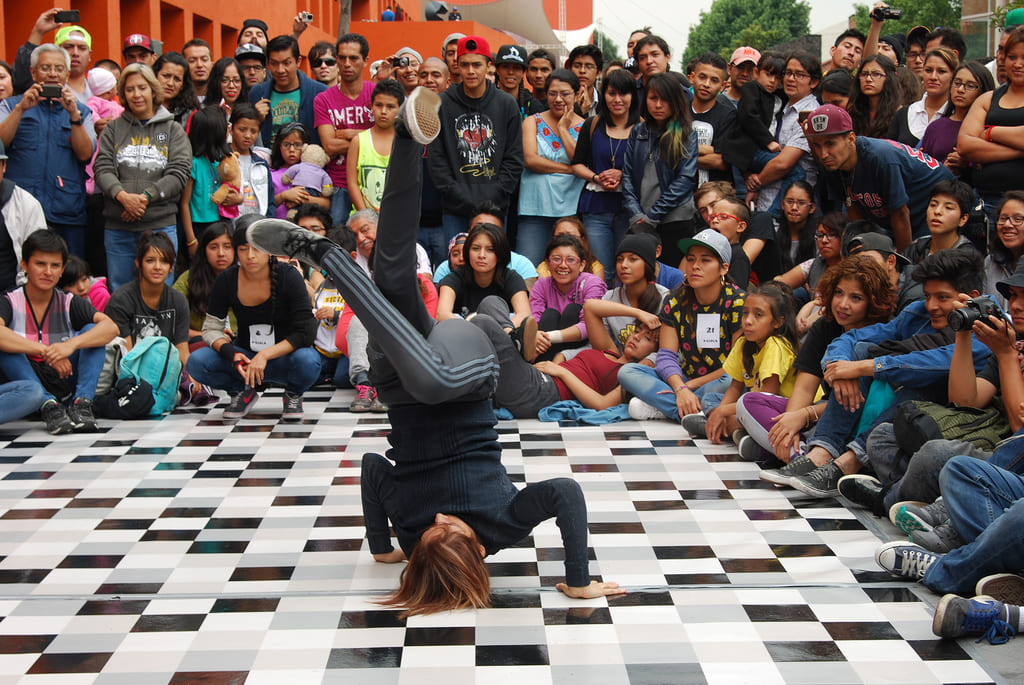 Fotografía de la "Batalla B-girls" que se llevó a cabo el 31 de mayo de 2015 como parte del encuentro internacional Danza Urbana Generación Hip Hop realizado en el Centro Nacional de las Artes.