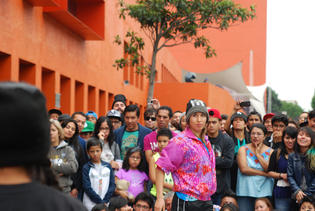 Fotografía de la "Batalla B-girls" que se llevó a cabo el 31 de mayo de 2015 como parte del encuentro internacional Danza Urbana Generación Hip Hop realizado en el Centro Nacional de las Artes.
