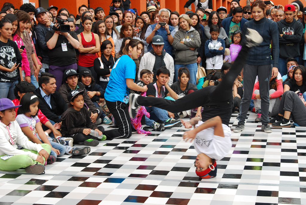 Fotografía de la "Batalla B-girls" que se llevó a cabo el 31 de mayo de 2015 como parte del encuentro internacional Danza Urbana Generación Hip Hop realizado en el Centro Nacional de las Artes.