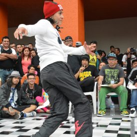 Fotografía de la "Batalla B-girls" que se llevó a cabo el 31 de mayo de 2015 como parte del encuentro internacional Danza Urbana Generación Hip Hop realizado en el Centro Nacional de las Artes.