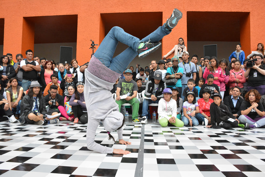 Fotografía de la "Batalla B-girls" que se llevó a cabo el 31 de mayo de 2015 como parte del encuentro internacional Danza Urbana Generación Hip Hop realizado en el Centro Nacional de las Artes.