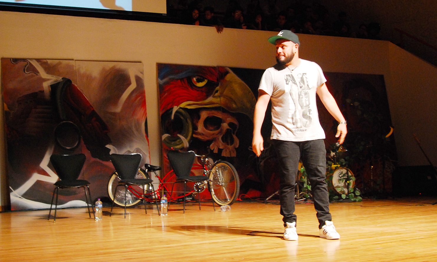 Fotografía de la "Batalla Experimental (Grand Slam Jam)" que se llevó a cabo el 31 de mayo de 2015 como parte del encuentro internacional Danza Urbana Generación Hip Hop realizado en el Centro Nacional de las Artes.