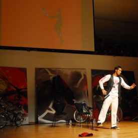 Fotografía de la "Batalla Experimental (Grand Slam Jam)" que se llevó a cabo el 31 de mayo de 2015 como parte del encuentro internacional Danza Urbana Generación Hip Hop realizado en el Centro Nacional de las Artes.