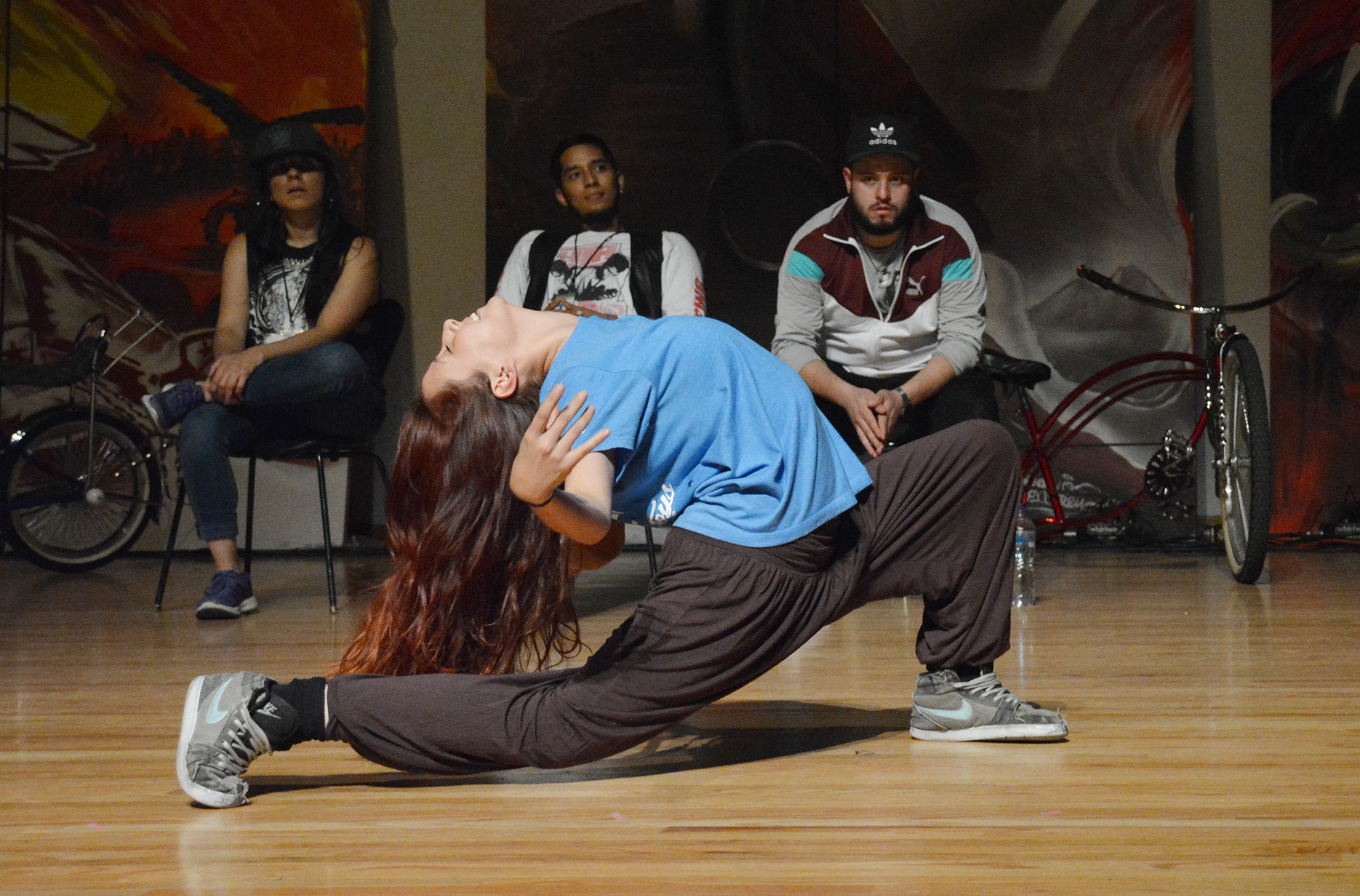 Fotografía de la "Batalla Experimental (Grand Slam Jam)" que se llevó a cabo el 31 de mayo de 2015 como parte del encuentro internacional Danza Urbana Generación Hip Hop realizado en el Centro Nacional de las Artes.