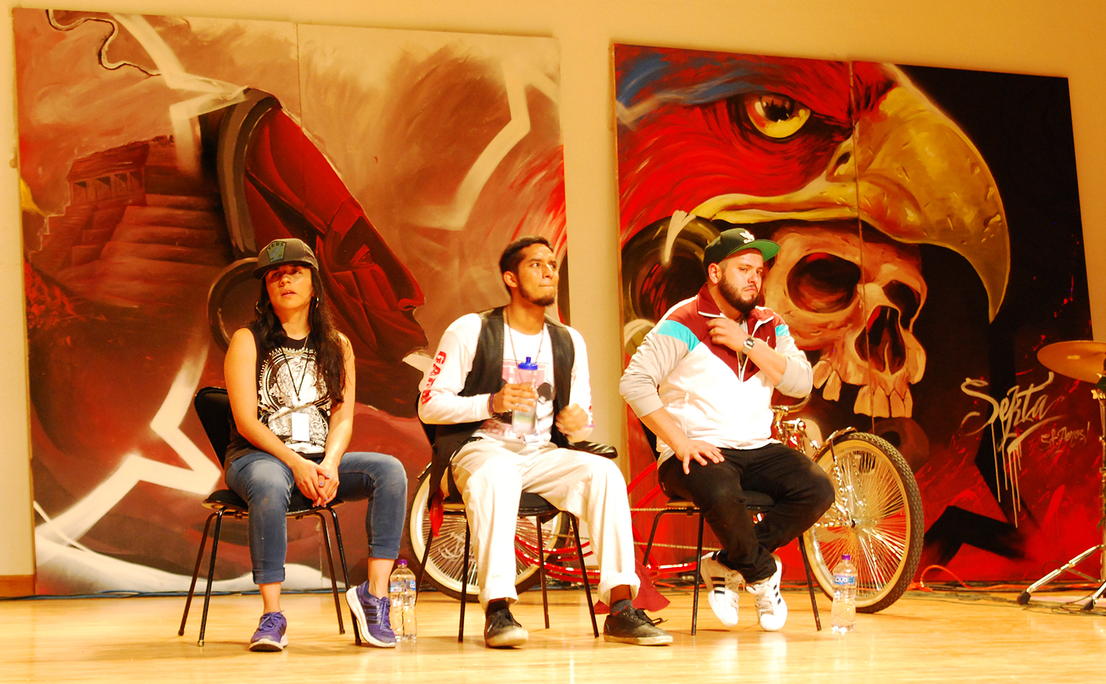 Fotografía de la "Batalla Experimental (Grand Slam Jam)" que se llevó a cabo el 31 de mayo de 2015 como parte del encuentro internacional Danza Urbana Generación Hip Hop realizado en el Centro Nacional de las Artes.