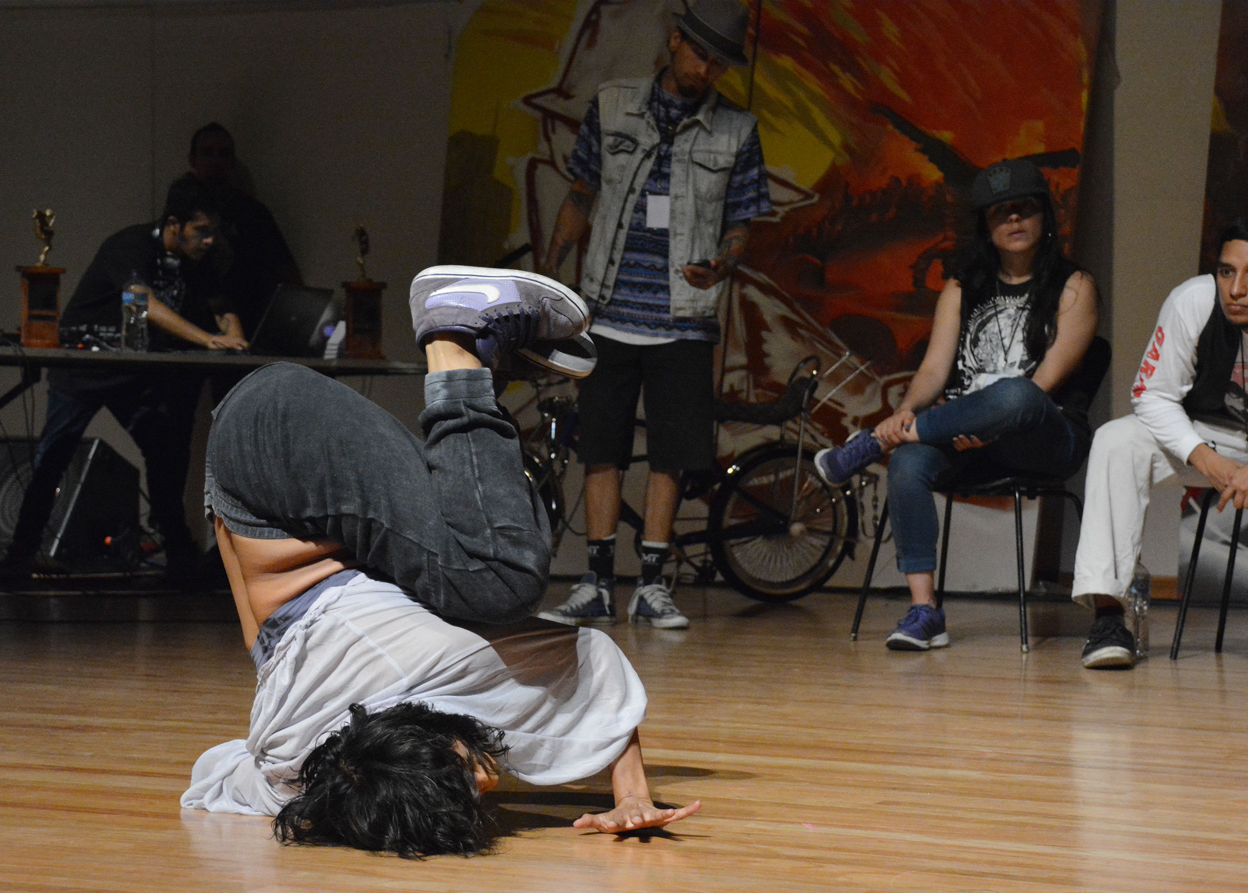 Fotografía de la "Batalla Experimental (Grand Slam Jam)" que se llevó a cabo el 31 de mayo de 2015 como parte del encuentro internacional Danza Urbana Generación Hip Hop realizado en el Centro Nacional de las Artes.