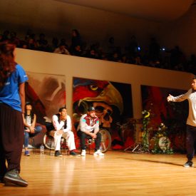 Fotografía de la "Batalla Experimental (Grand Slam Jam)" que se llevó a cabo el 31 de mayo de 2015 como parte del encuentro internacional Danza Urbana Generación Hip Hop realizado en el Centro Nacional de las Artes.