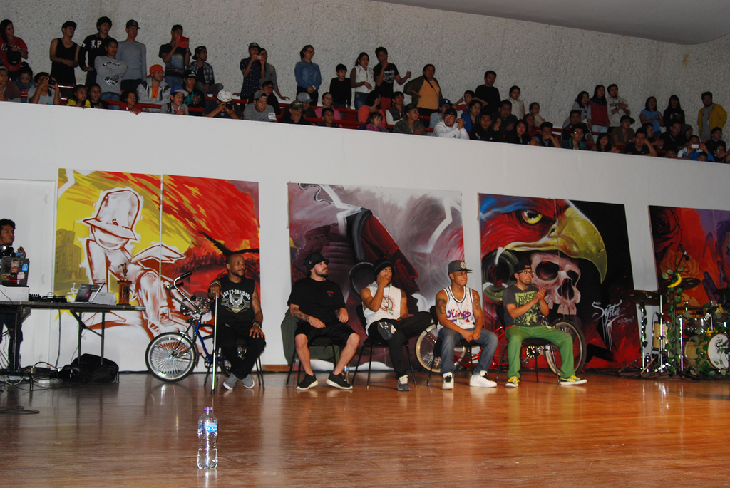 Fotografía de la "Batalla 7 to Smoke" (Grand Slam Jam)" que se llevó a cabo el 31 de mayo de 2015 como parte del encuentro internacional Danza Urbana Generación Hip Hop realizado en el Centro Nacional de las Artes.