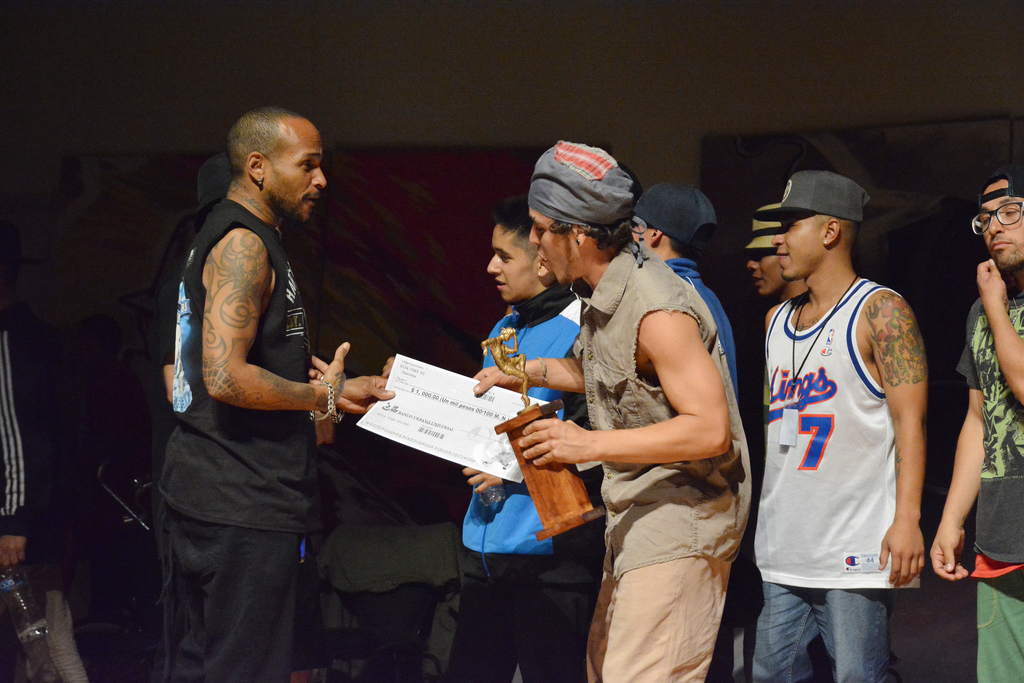 Fotografía de la "Batalla 7 to Smoke" (Grand Slam Jam)" que se llevó a cabo el 31 de mayo de 2015 como parte del encuentro internacional Danza Urbana Generación Hip Hop realizado en el Centro Nacional de las Artes.