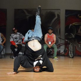 Fotografía de la "Batalla Crew vs. Crew (Grand Slam Jam)" que se llevó a cabo el 31 de mayo de 2015 como parte del encuentro internacional Danza Urbana Generación Hip Hop realizado en el Centro Nacional de las Artes.