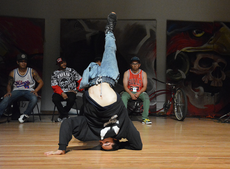 Fotografía de la "Batalla Crew vs. Crew (Grand Slam Jam)" que se llevó a cabo el 31 de mayo de 2015 como parte del encuentro internacional Danza Urbana Generación Hip Hop realizado en el Centro Nacional de las Artes.