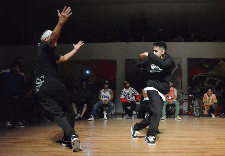Fotografía de la "Batalla Crew vs. Crew (Grand Slam Jam)" que se llevó a cabo el 31 de mayo de 2015 como parte del encuentro internacional Danza Urbana Generación Hip Hop realizado en el Centro Nacional de las Artes.