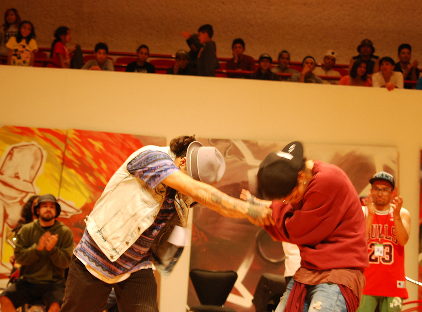Fotografía de la premiación que se llevó a cabo el 31 de mayo de 2015 como parte del encuentro internacional Danza Urbana Generación Hip Hop realizado en el Centro Nacional de las Artes.